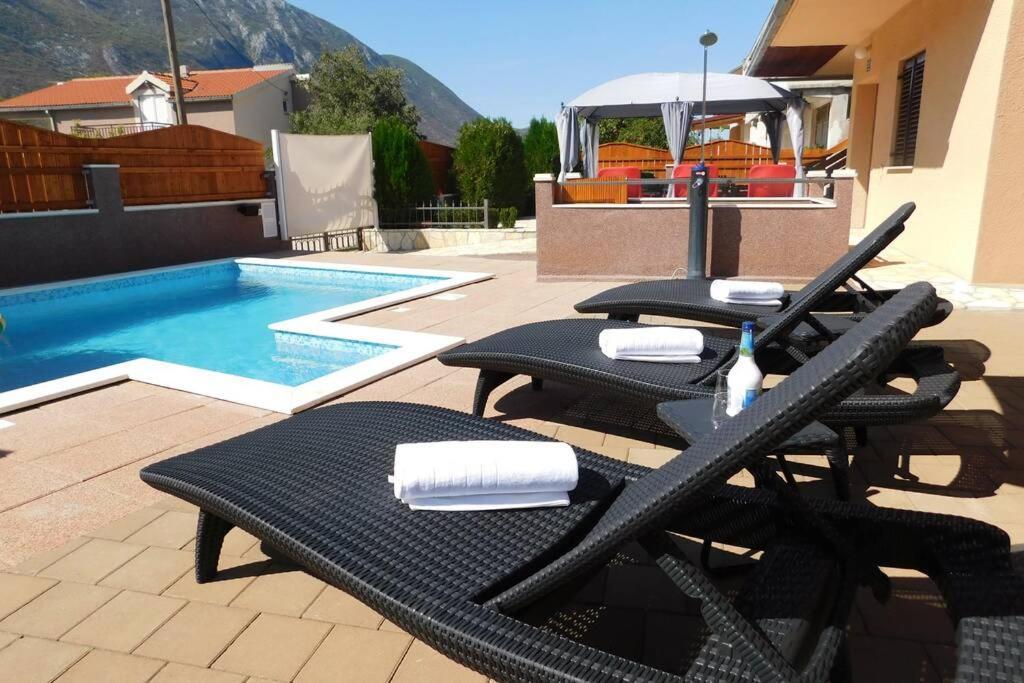 Holiday Home Jass Near Makarska Zagvozd Exterior photo